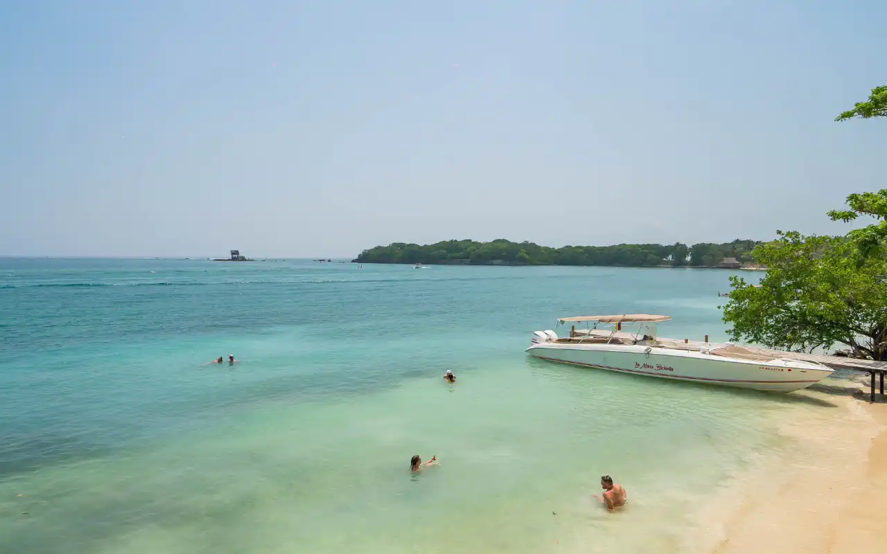 VIP 3 Island Tour Cartagena: Islabela, Isla Mulata and Isla Ibbiza - 6