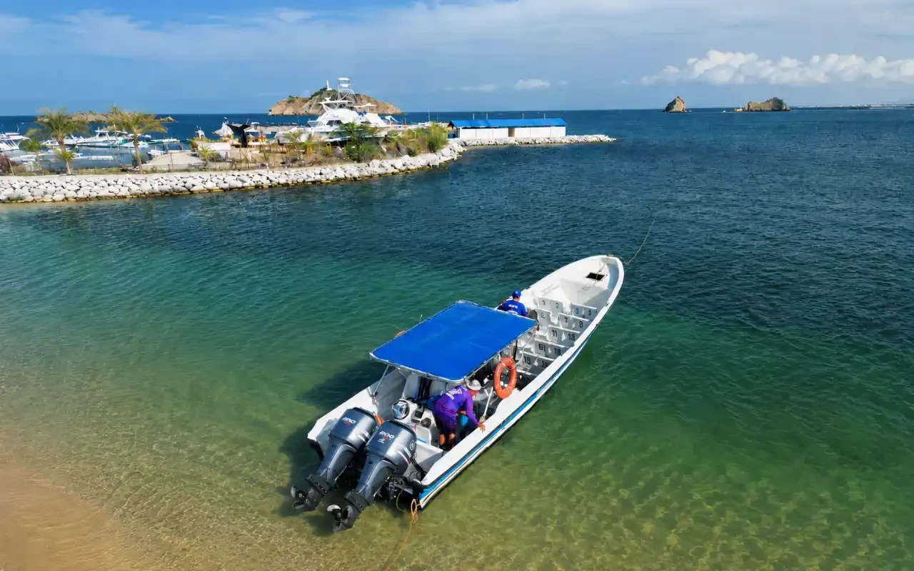 Tour en lancha a Cabo San Juan del Guia