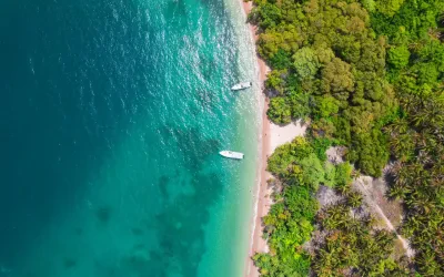 Playa Cinto and Playa Cristal Tayrona Park: Boat Tour from Santa Marta
