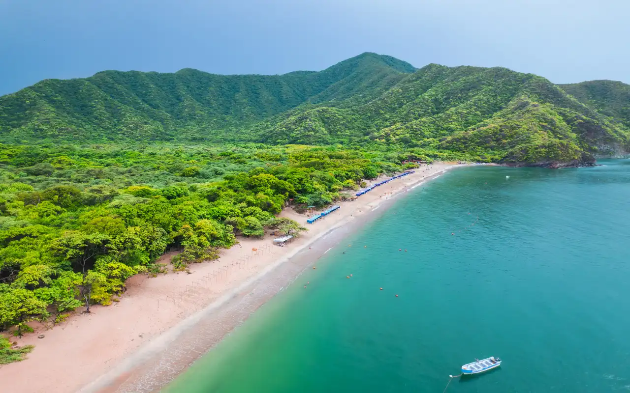 Playa Cinto and Playa Cristal Tayrona Park: Boat Tour from Santa Marta - 2