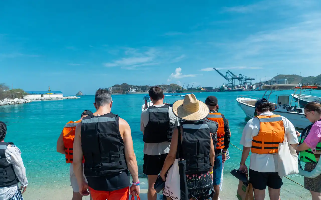 Playa Cristal Tayrona boat Direct from Santa Marta - 5