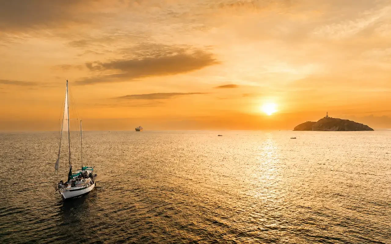 Sailing sunset tour in Santa Marta