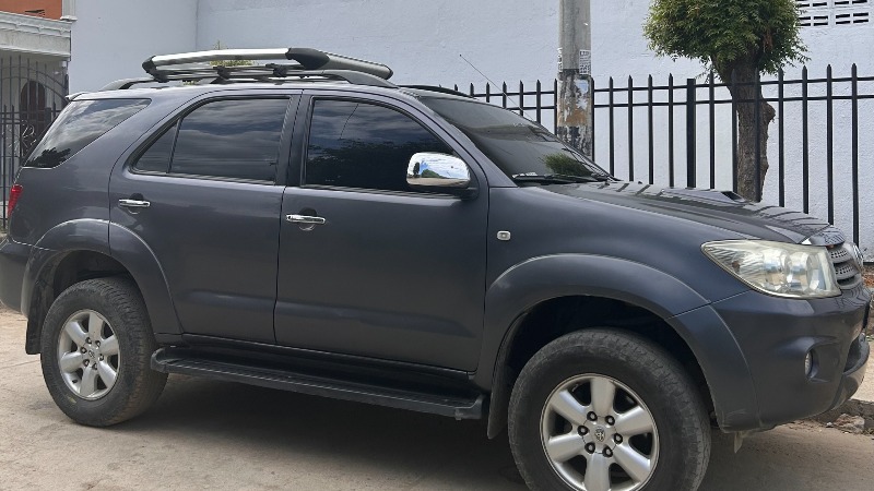 TOYOTA FORTUNER